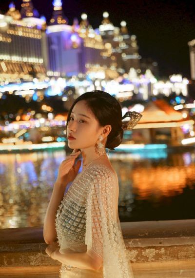 欧美xxx分类视频_十万网红美女美酱