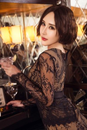 日韩美女mb大图_超清完整版观看